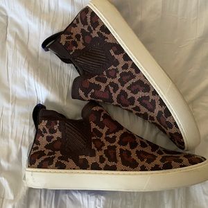 Rothys Cheetah print slip-on